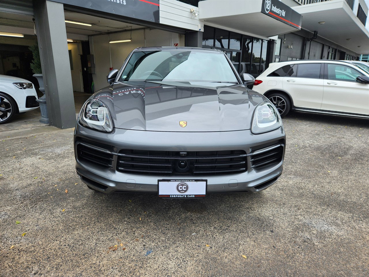 2020 Porsche Cayenne thumbnail