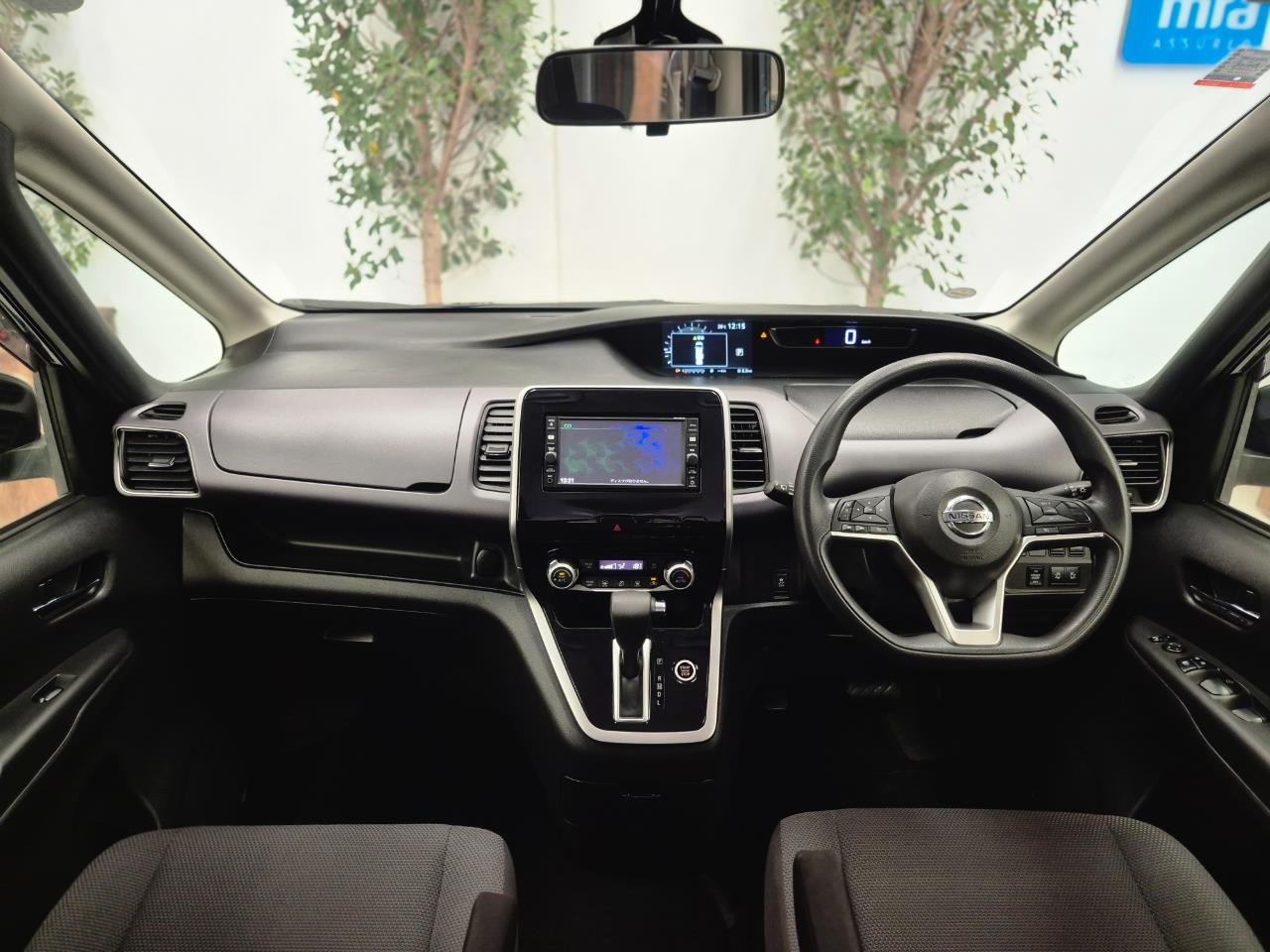 2016 Nissan Serena thumbnail