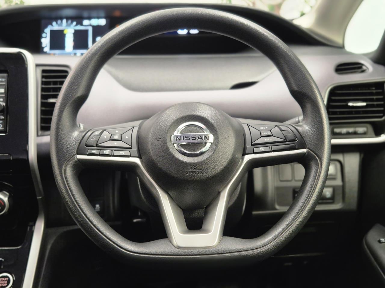 2016 Nissan Serena thumbnail
