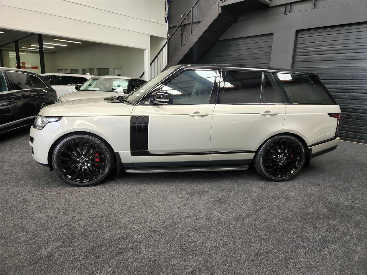 2013 Land Rover Range Rover thumbnail