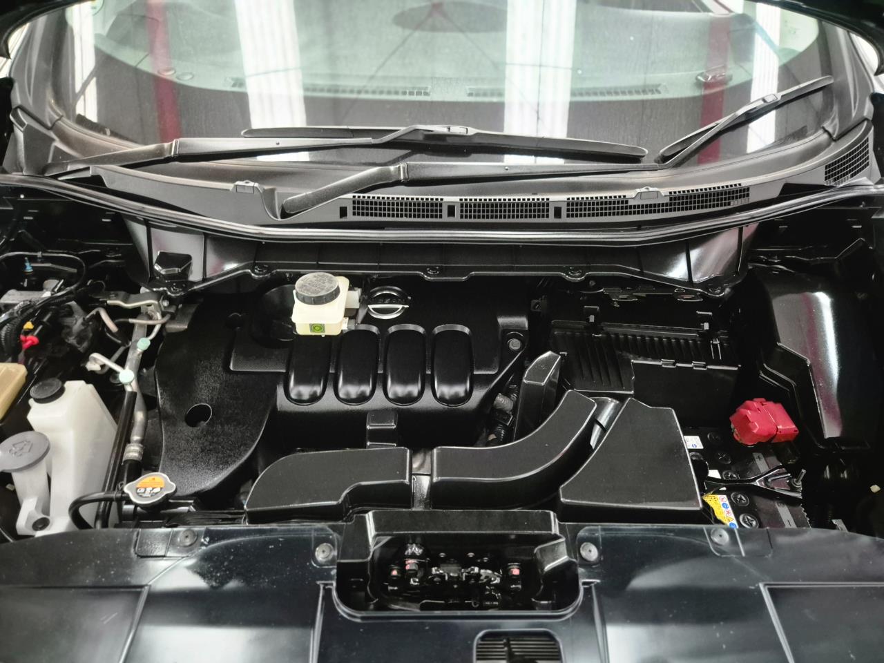 2017 Nissan Elgrand thumbnail