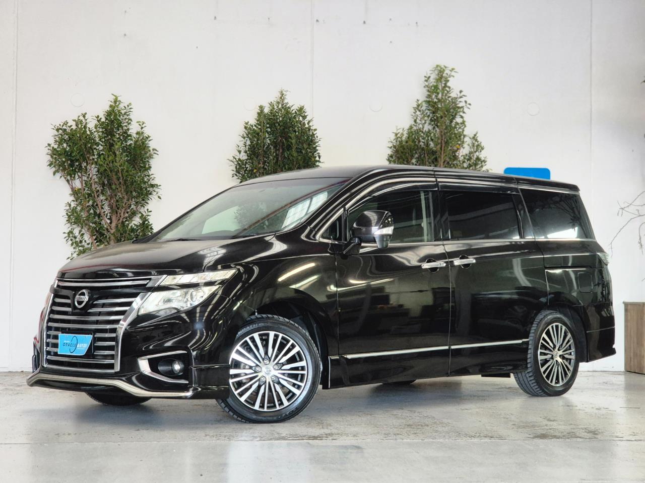 2017 Nissan Elgrand thumbnail