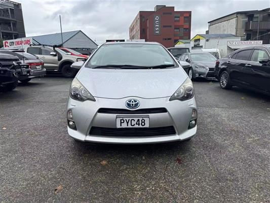 2013 Toyota Aqua thumbnail