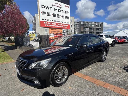 2014 Toyota Crown thumbnail