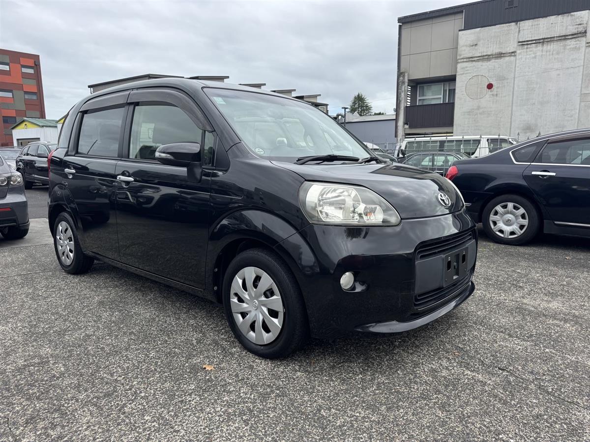 2012 Toyota Porte thumbnail