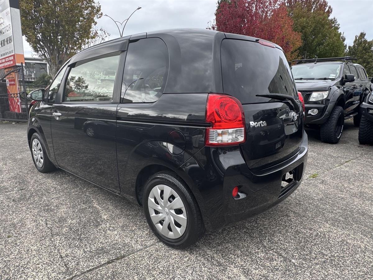 2012 Toyota Porte thumbnail