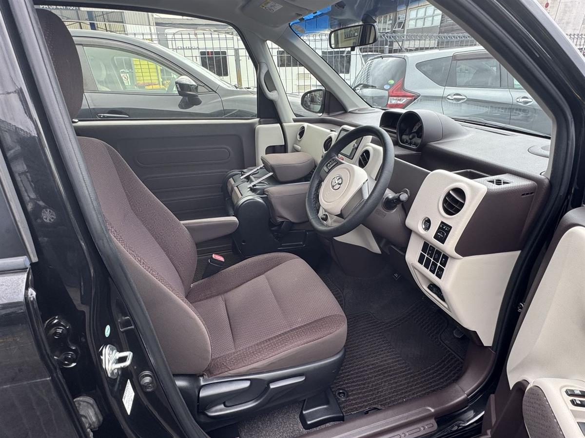 2012 Toyota Porte thumbnail