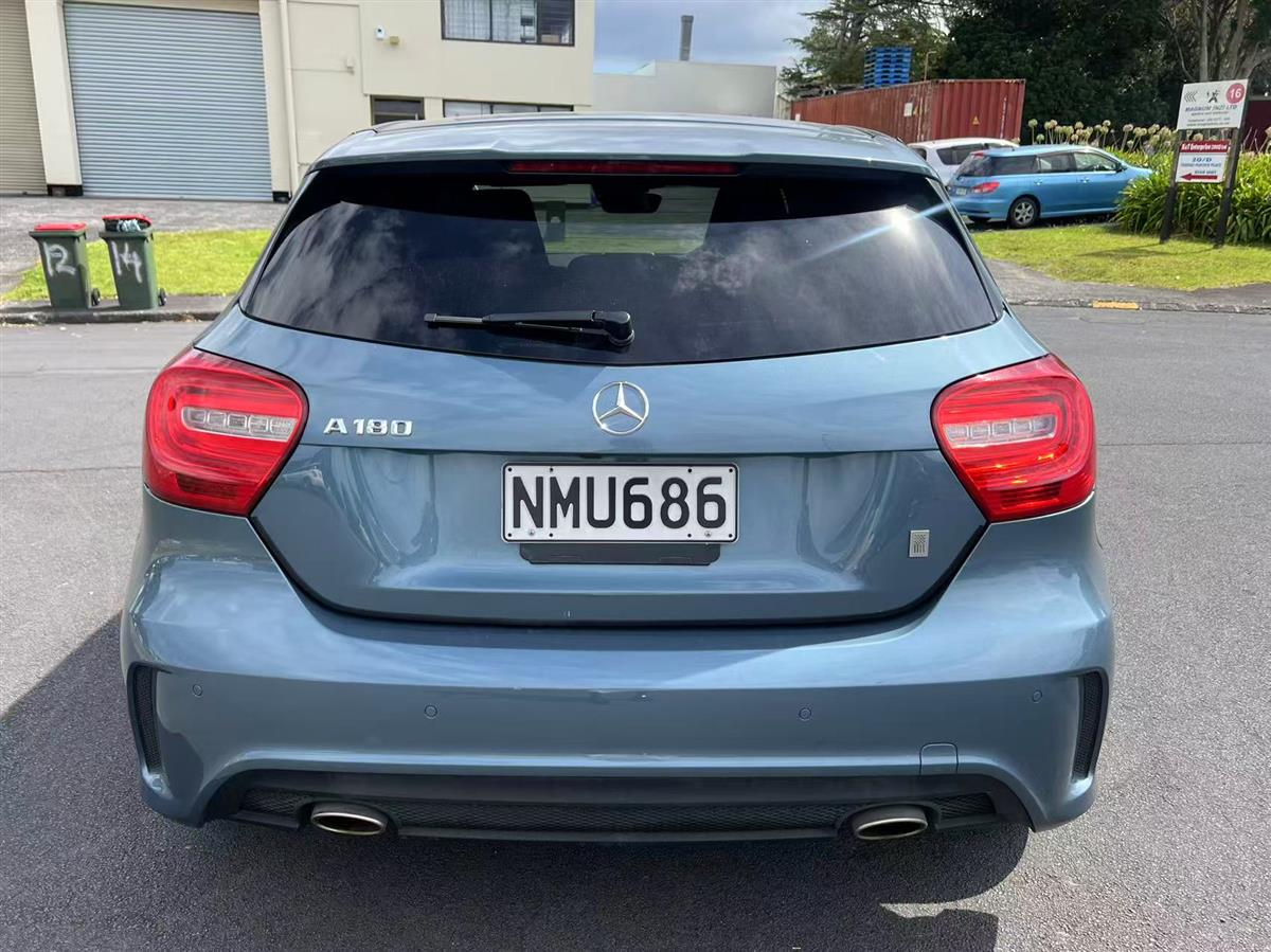 2014 Mercedes-Benz Hatchback thumbnail