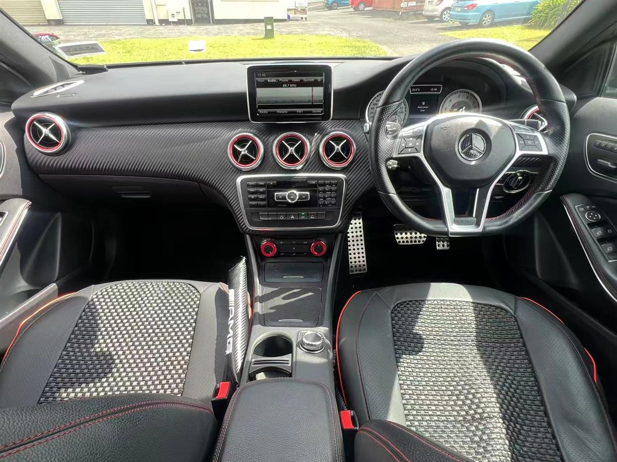 2014 Mercedes-Benz Hatchback thumbnail