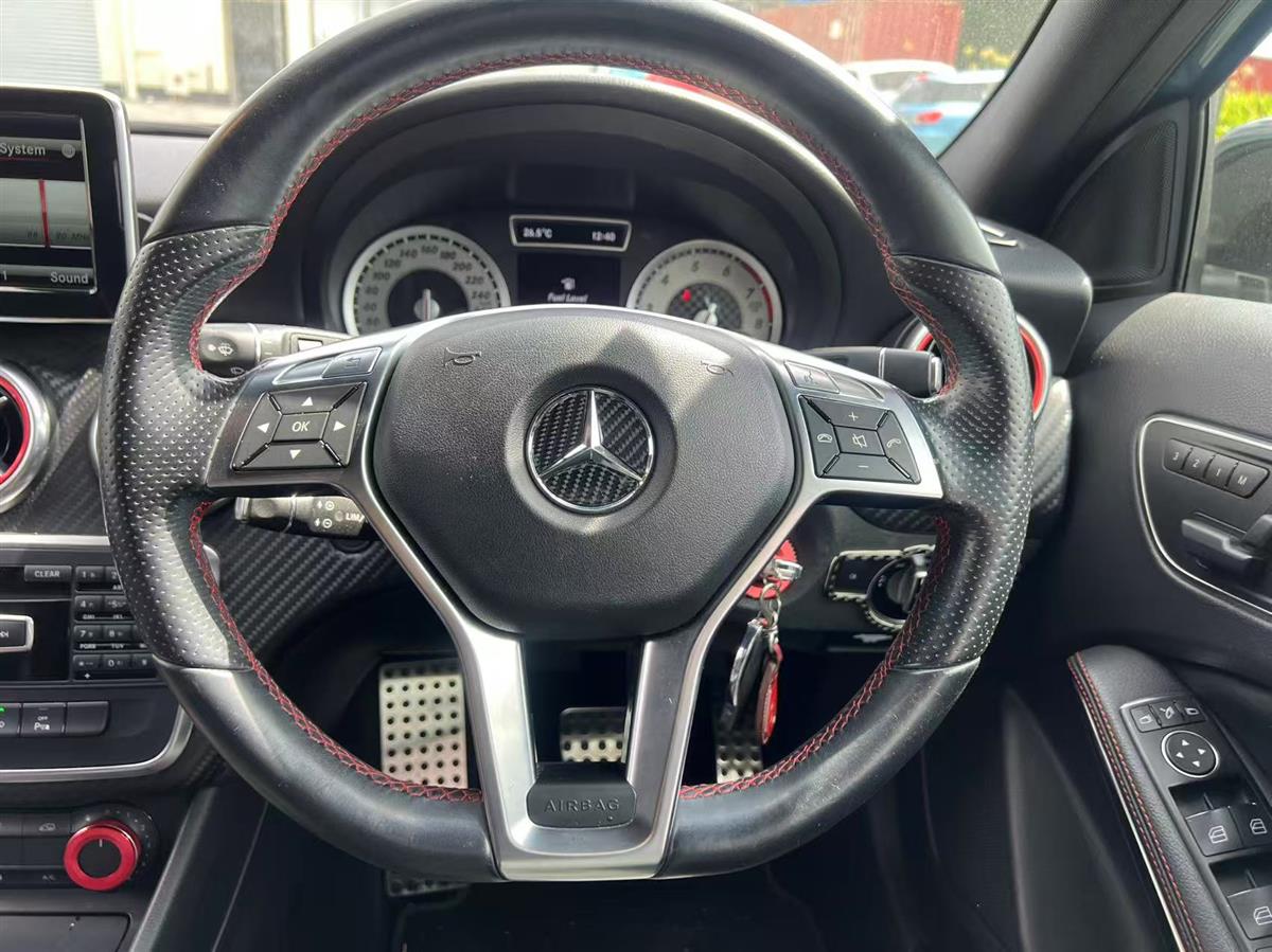 2014 Mercedes-Benz Hatchback thumbnail