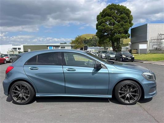 2014 Mercedes-Benz Hatchback thumbnail