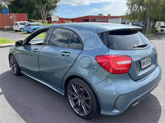 2014 Mercedes-Benz Hatchback thumbnail