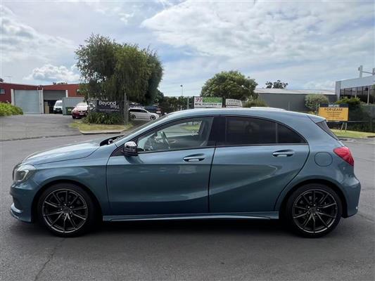 2014 Mercedes-Benz Hatchback thumbnail