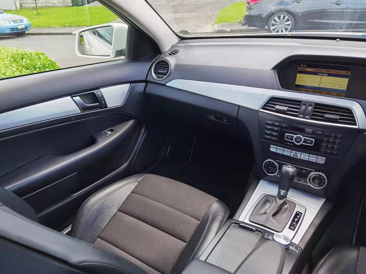 2012 Mercedes-Benz C thumbnail