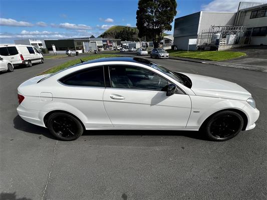 2012 Mercedes-Benz C thumbnail