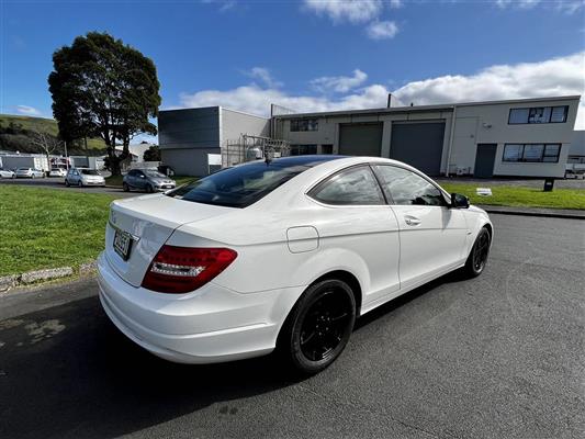 2012 Mercedes-Benz C thumbnail