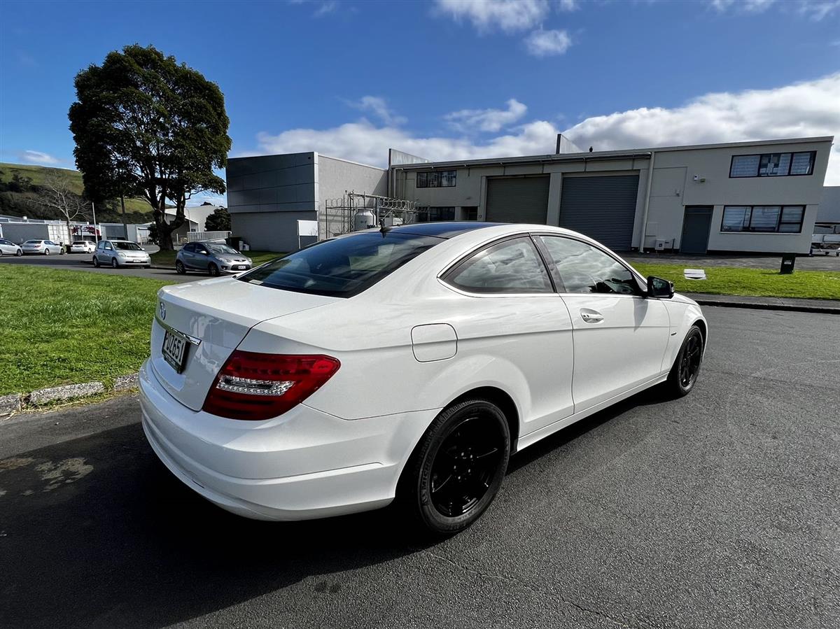 2012 Mercedes-Benz C thumbnail