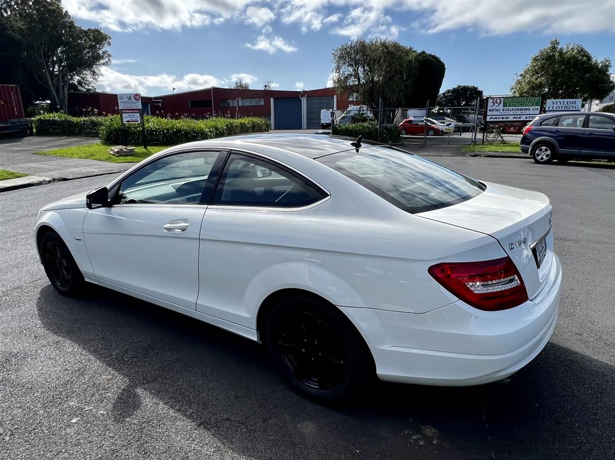 2012 Mercedes-Benz C thumbnail