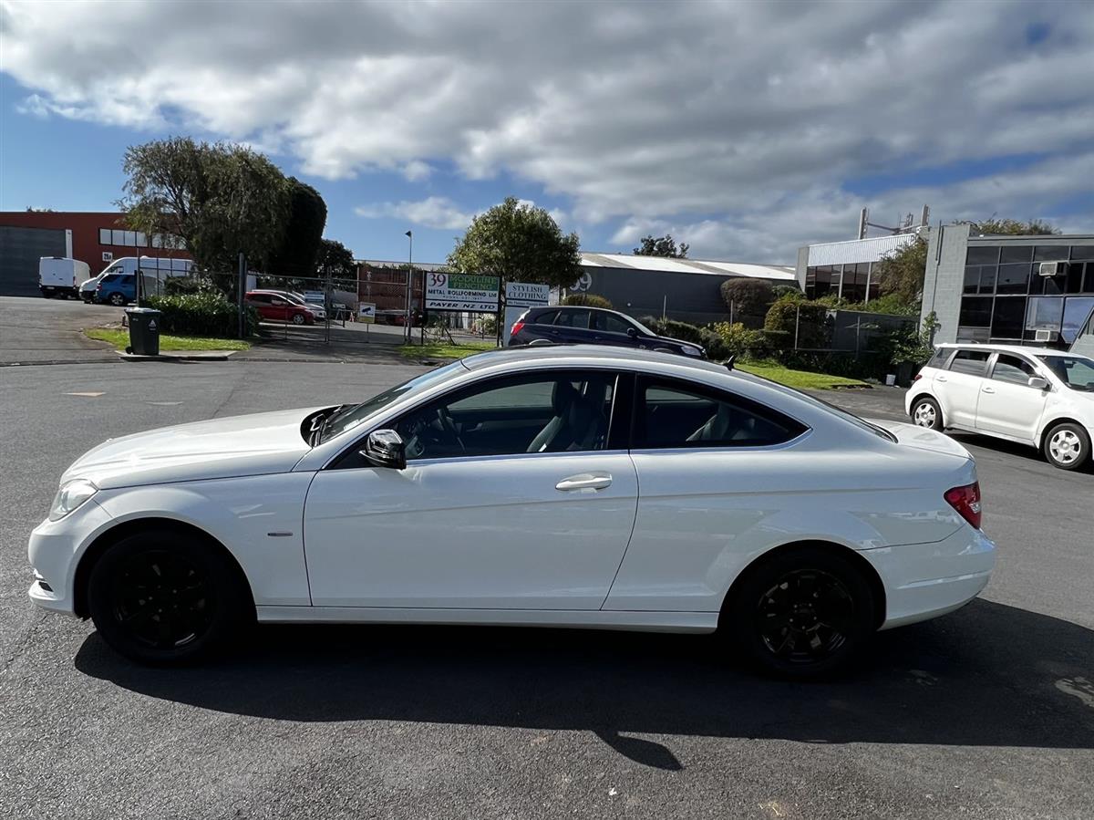 2012 Mercedes-Benz C thumbnail