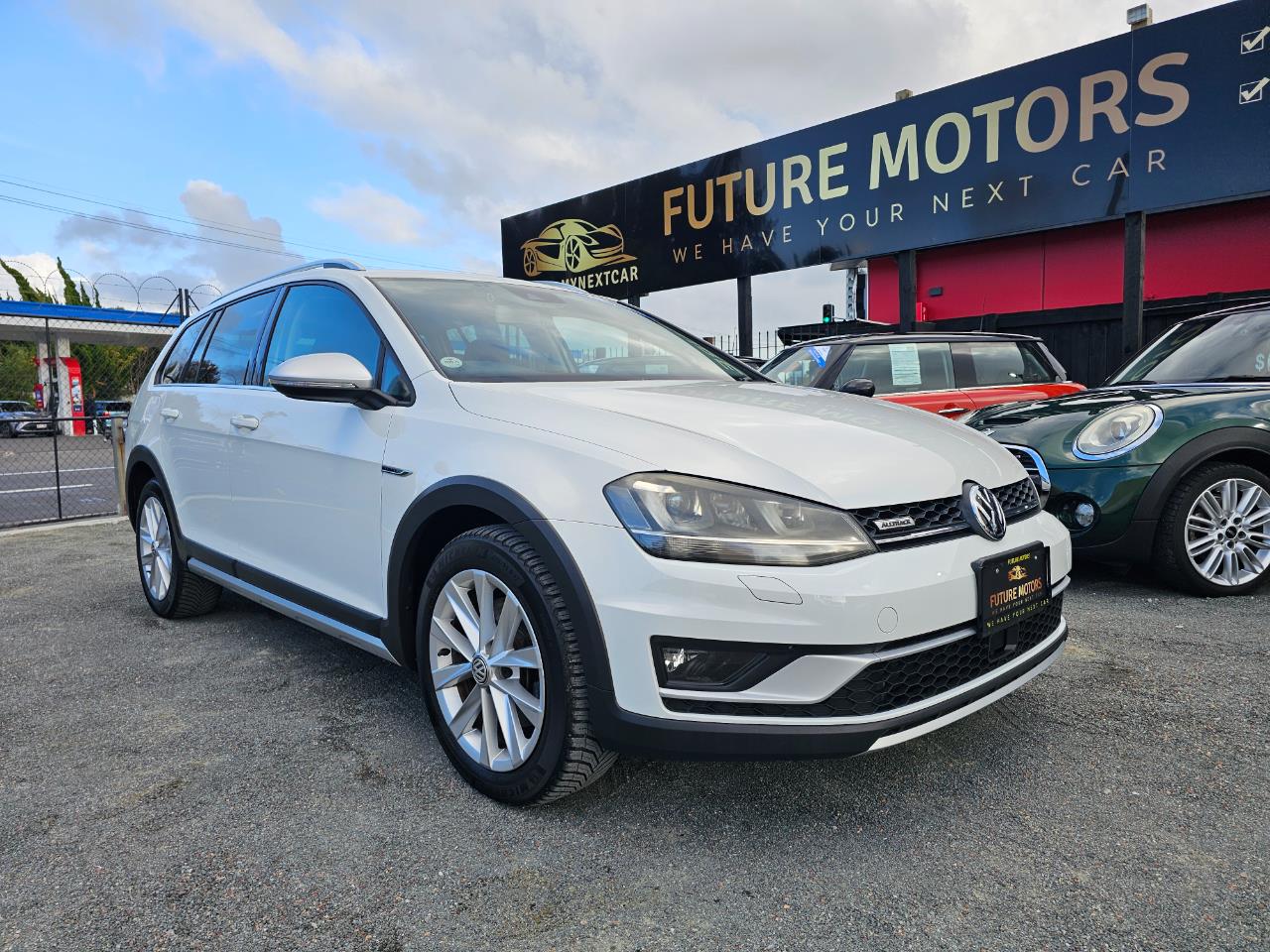 2015 Volkswagen Golf thumbnail