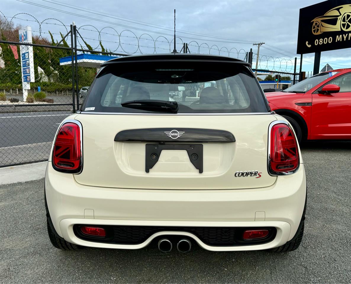 2021 Mini Cooper thumbnail
