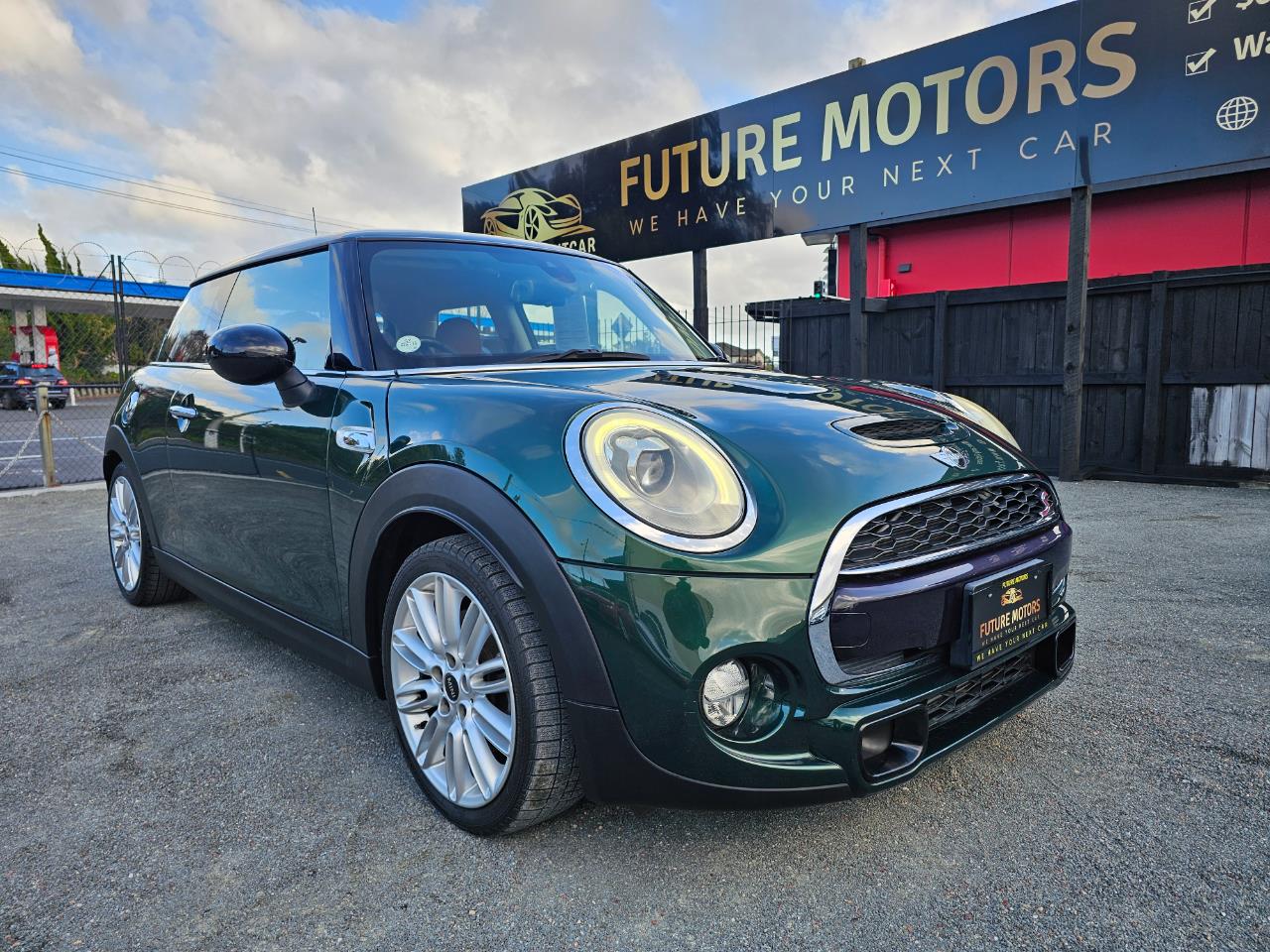 2018 Mini Cooper thumbnail