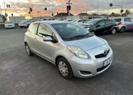 2010 {'Toyota'} YARIS