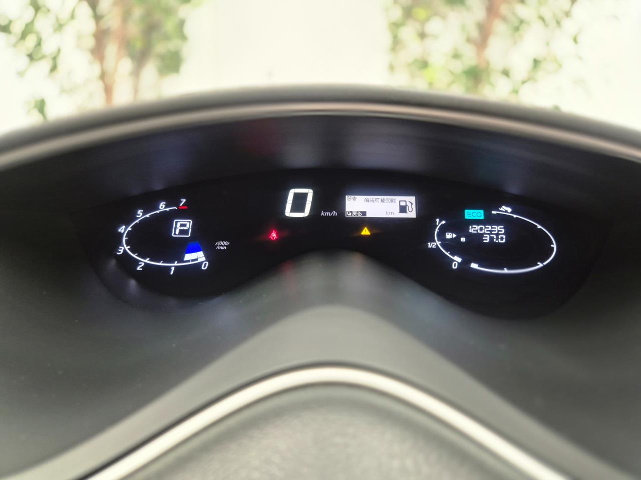 2013 Nissan Serena thumbnail
