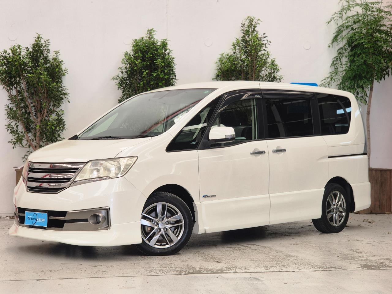 2013 Nissan Serena thumbnail