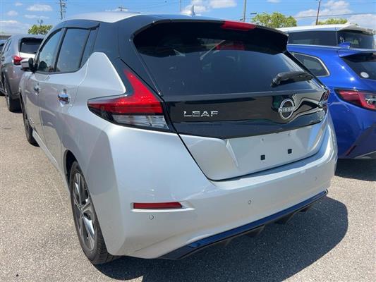 2022 Nissan Leaf thumbnail