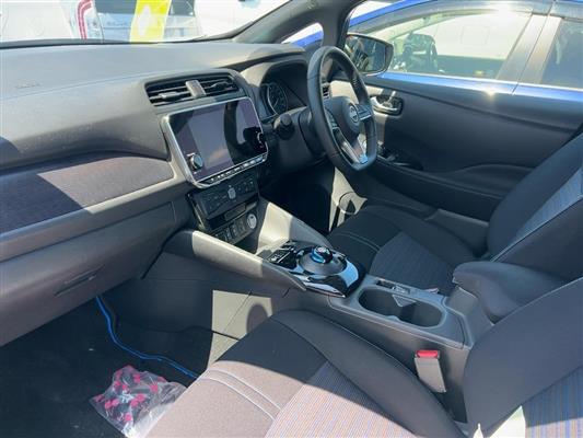 2022 Nissan Leaf thumbnail
