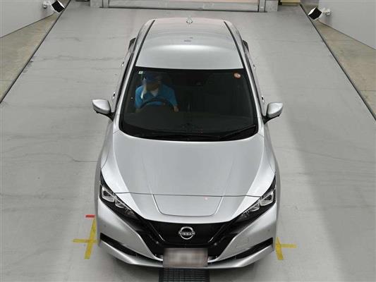 2022 Nissan Leaf thumbnail