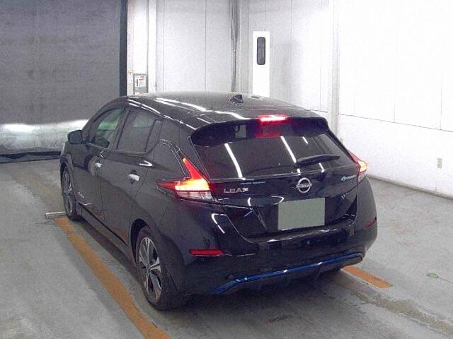 2022 Nissan Leaf thumbnail