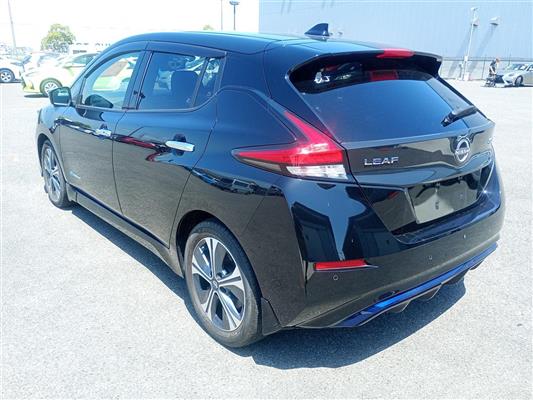 2022 Nissan Leaf thumbnail