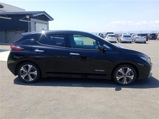 2022 Nissan Leaf thumbnail