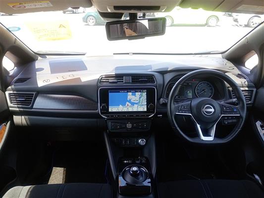 2022 Nissan Leaf thumbnail
