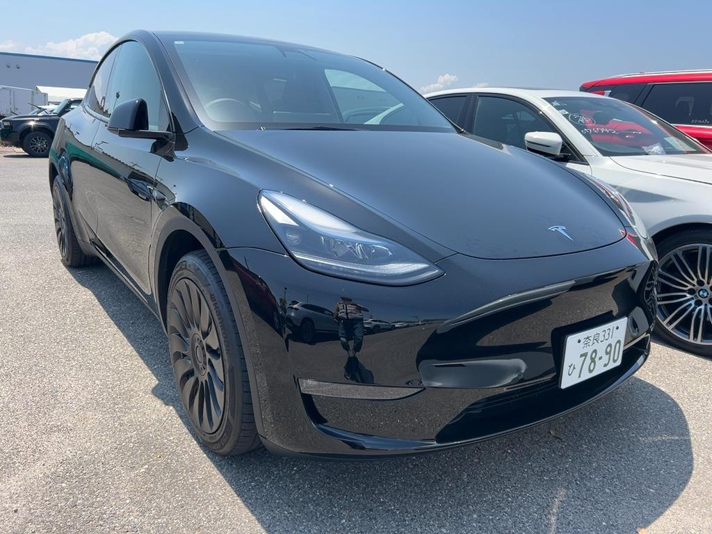 2024 Tesla Model thumbnail
