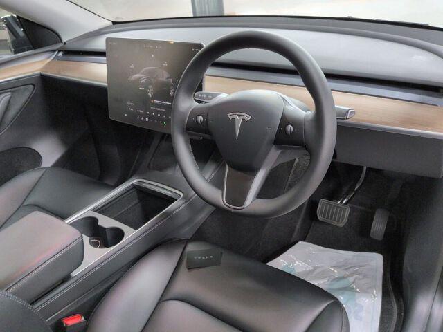 2024 Tesla Model thumbnail