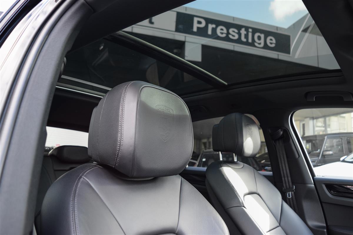 2020 Porsche Cayenne thumbnail