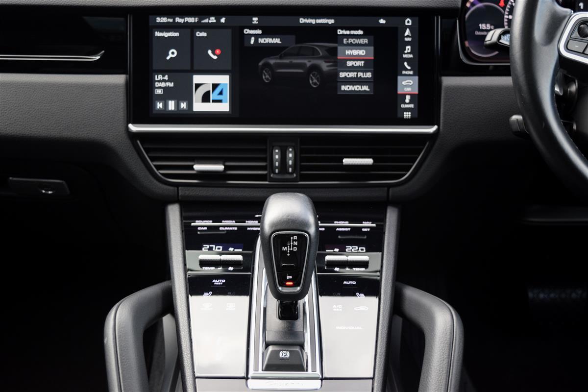 2020 Porsche Cayenne thumbnail