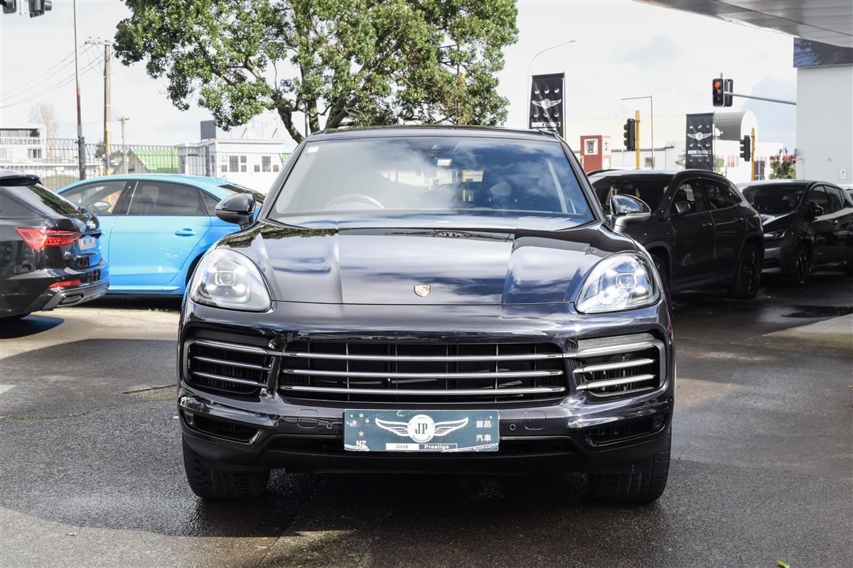 2020 Porsche Cayenne thumbnail