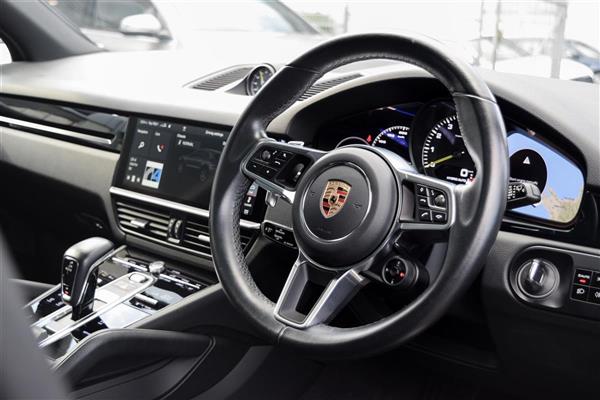 2020 Porsche Cayenne thumbnail