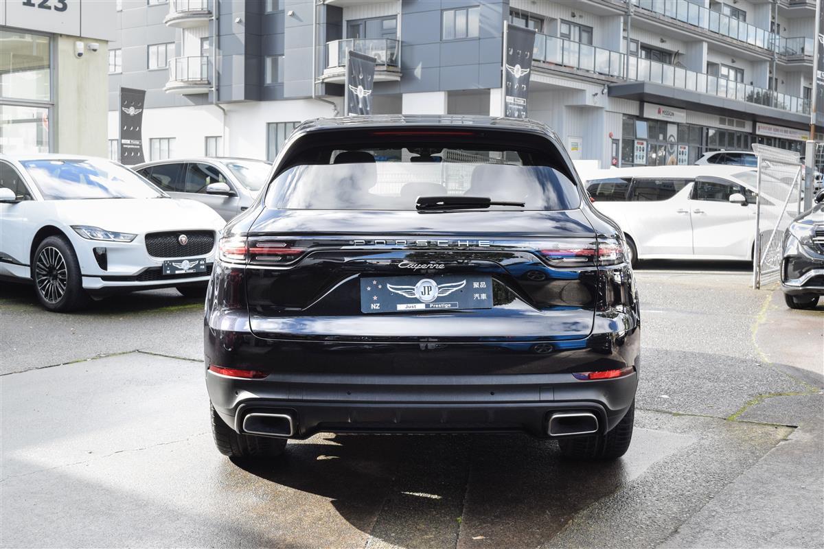 2020 Porsche Cayenne thumbnail