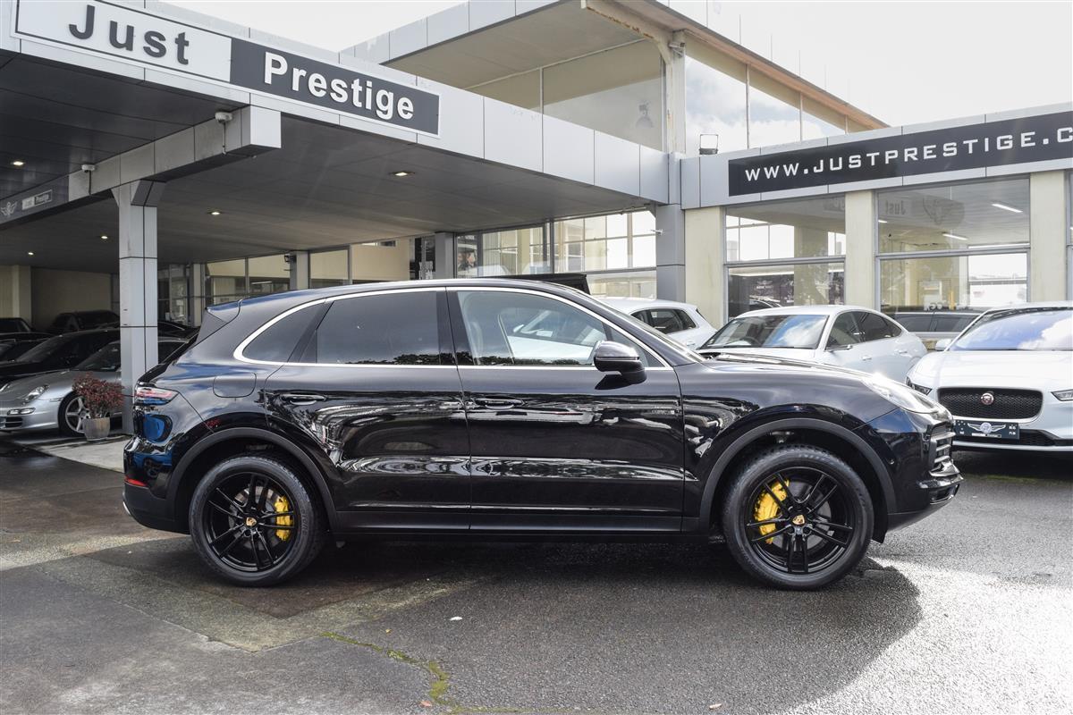 2020 Porsche Cayenne thumbnail