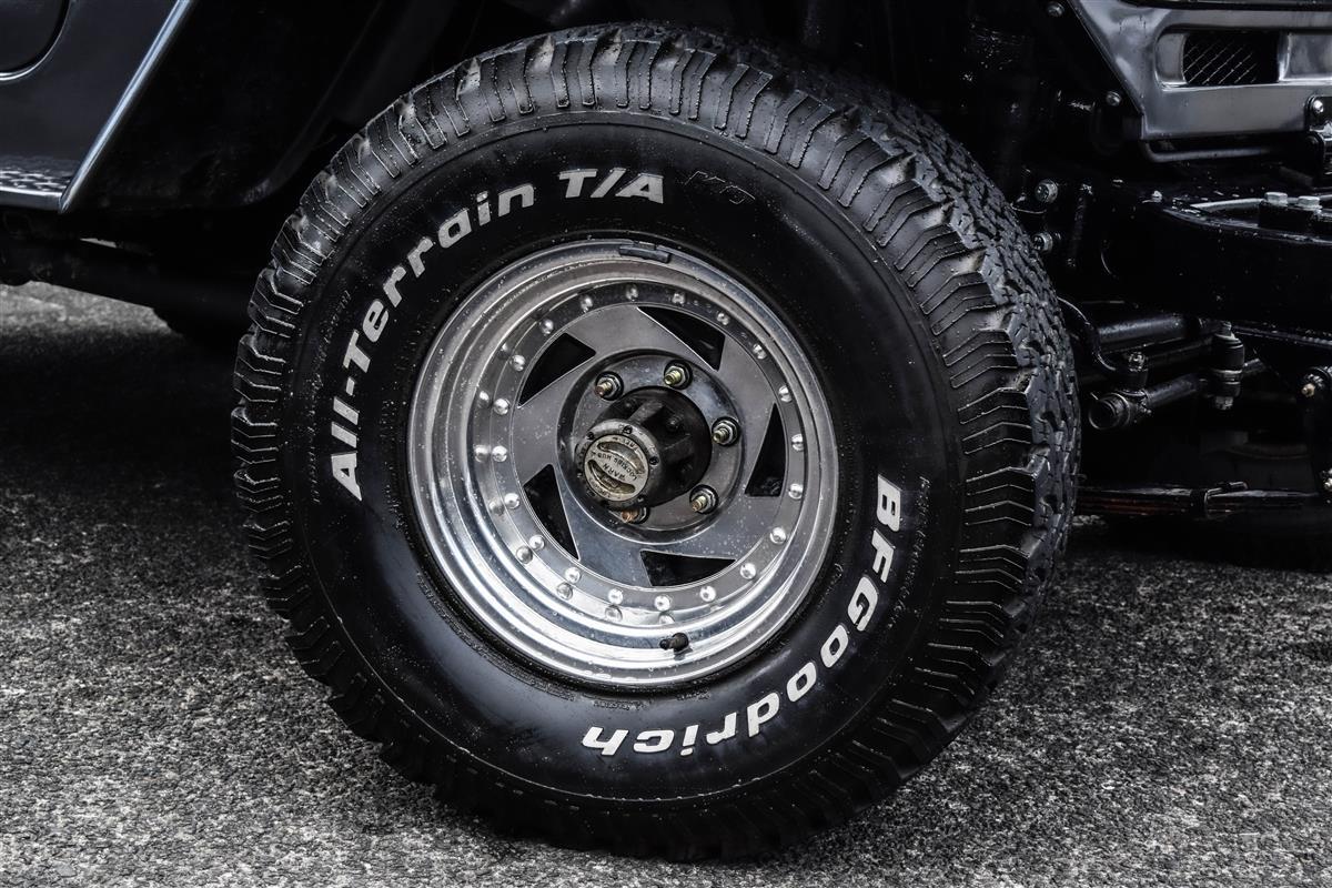 2012 Toyota Land thumbnail