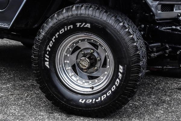 2012 Toyota Land thumbnail