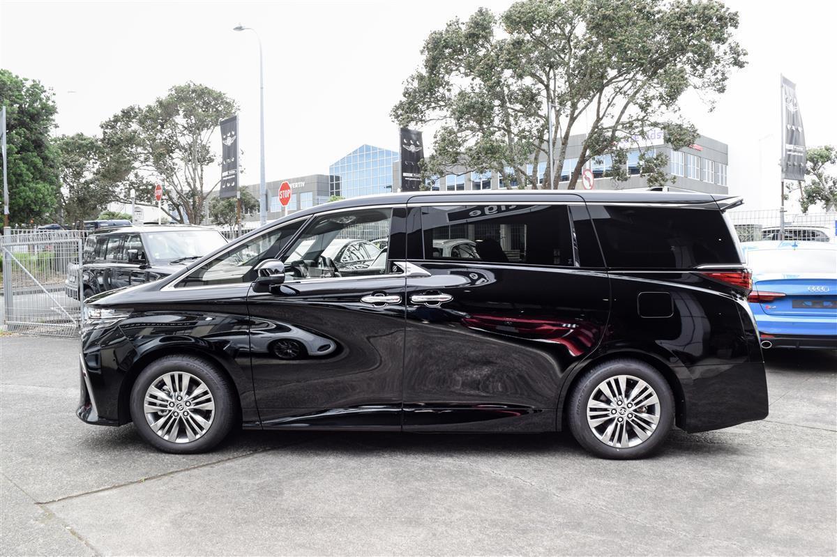 2025 Toyota Alphard thumbnail