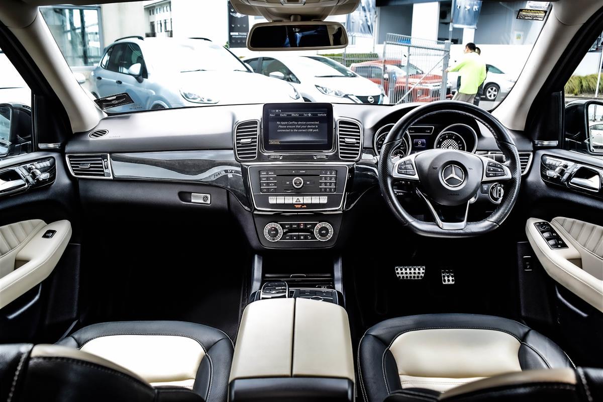 2016 Mercedes-Benz GLE thumbnail
