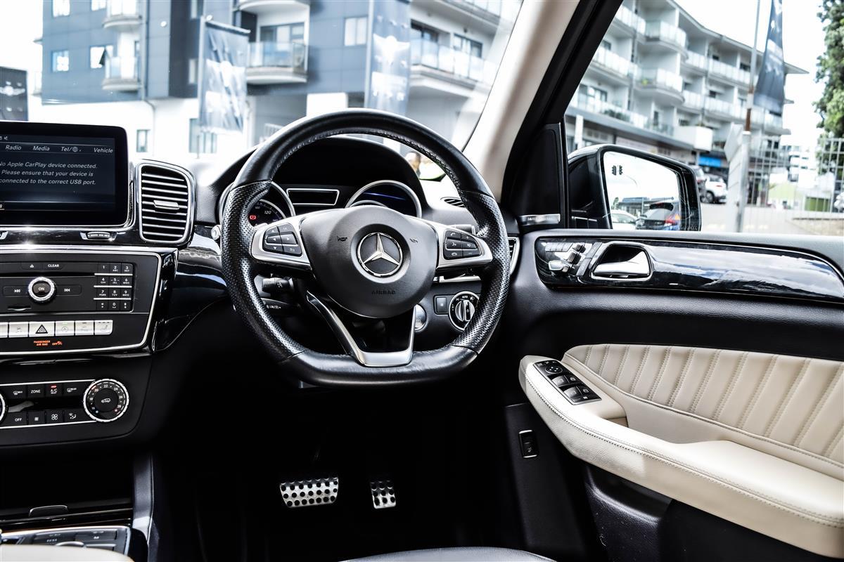 2016 Mercedes-Benz GLE thumbnail