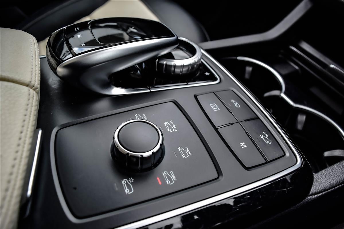 2016 Mercedes-Benz GLE thumbnail